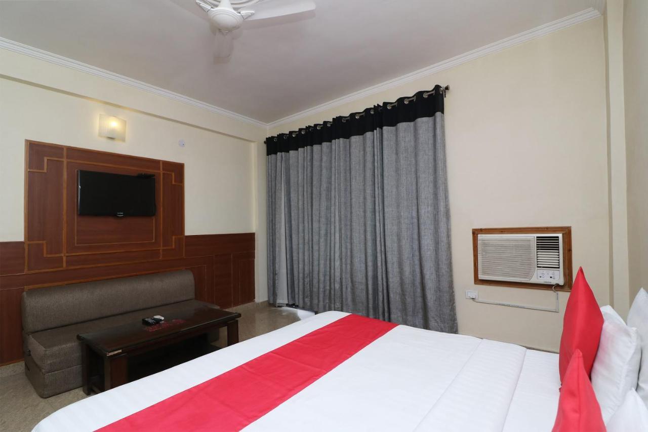 Capital O 4747 Imperial Hotel Katra Katra  Buitenkant foto