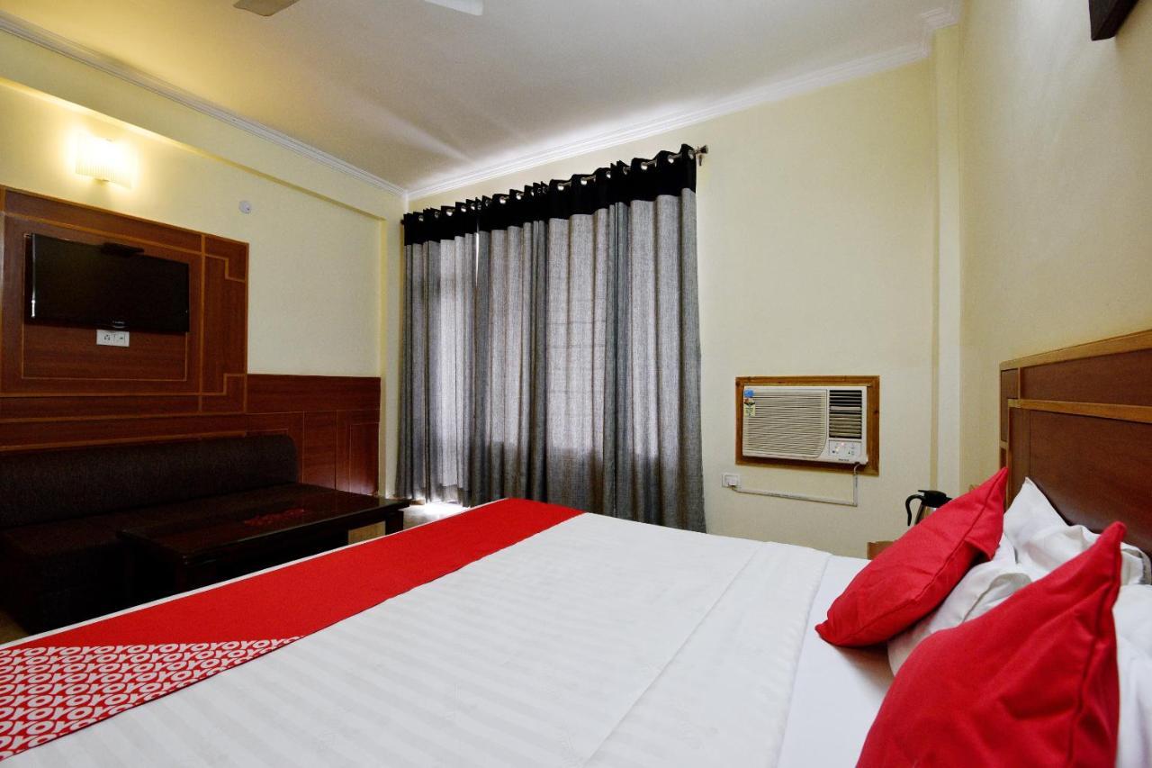 Capital O 4747 Imperial Hotel Katra Katra  Buitenkant foto
