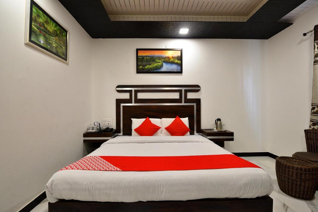 Capital O 4747 Imperial Hotel Katra Katra  Buitenkant foto