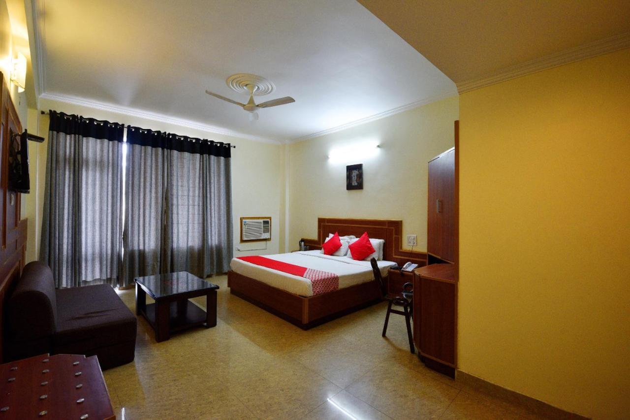 Capital O 4747 Imperial Hotel Katra Katra  Buitenkant foto