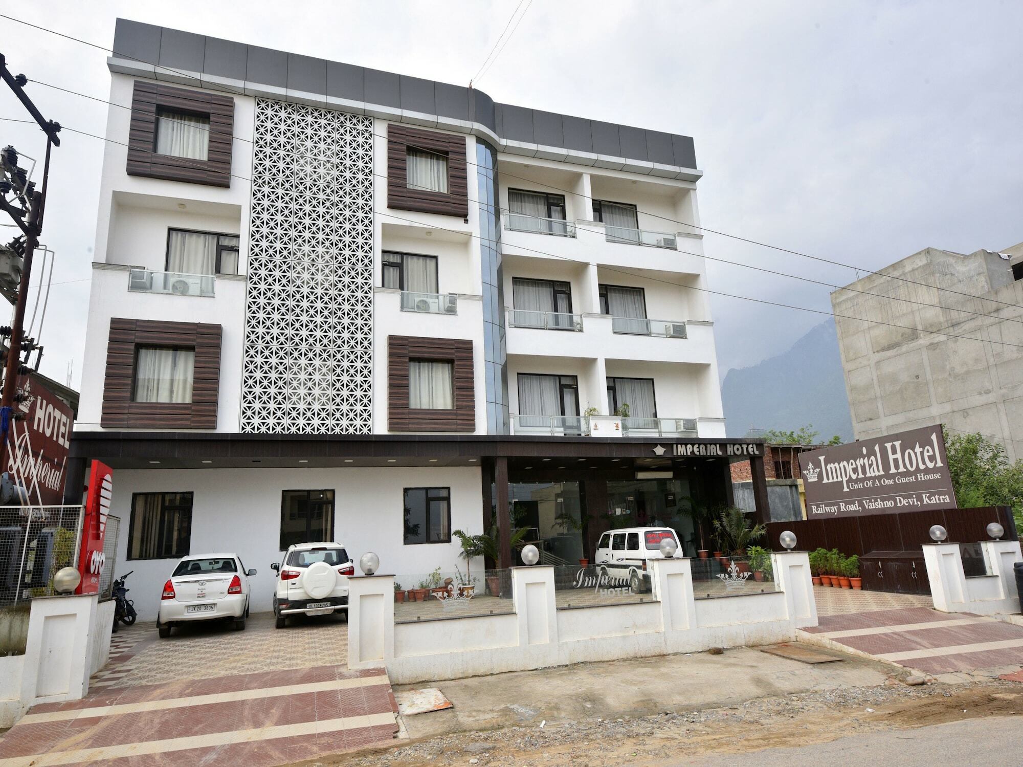 Capital O 4747 Imperial Hotel Katra Katra  Buitenkant foto